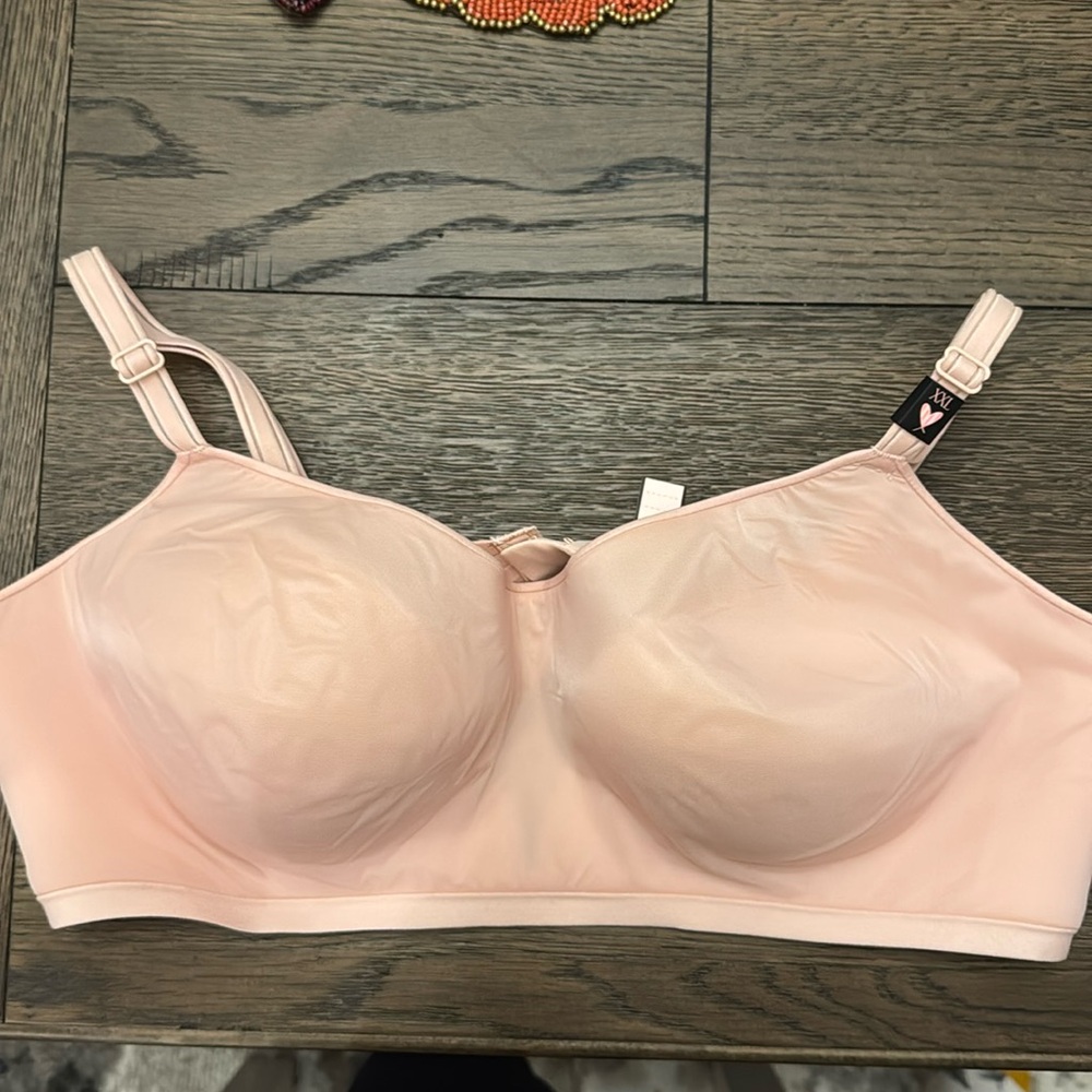 Victoria Secret lightly lined t-shirt bra. 2 available
